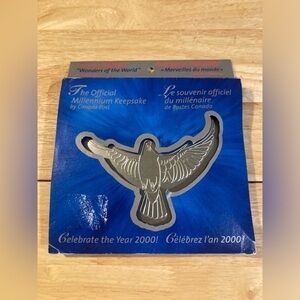 Canada 🍁official millennium keepsake. Only missing postcard from the set